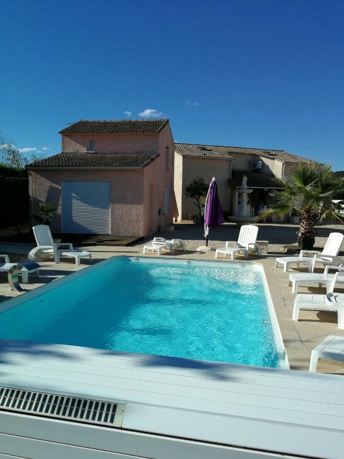 Les Gites De Kevinou Vallon-Pont-dʼArc Exterior foto